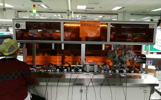 手自一體剝皮刷剪編織包銅箔機(jī)現(xiàn)場圖片 手自一體剝皮刷剪編織包銅箔機(jī)現(xiàn)場圖片